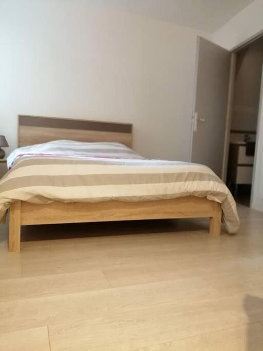 Duplex Situe Dans Le Centre De St Valery En Caux Apartment Сен-Валери-ан-Ко Екстериор снимка