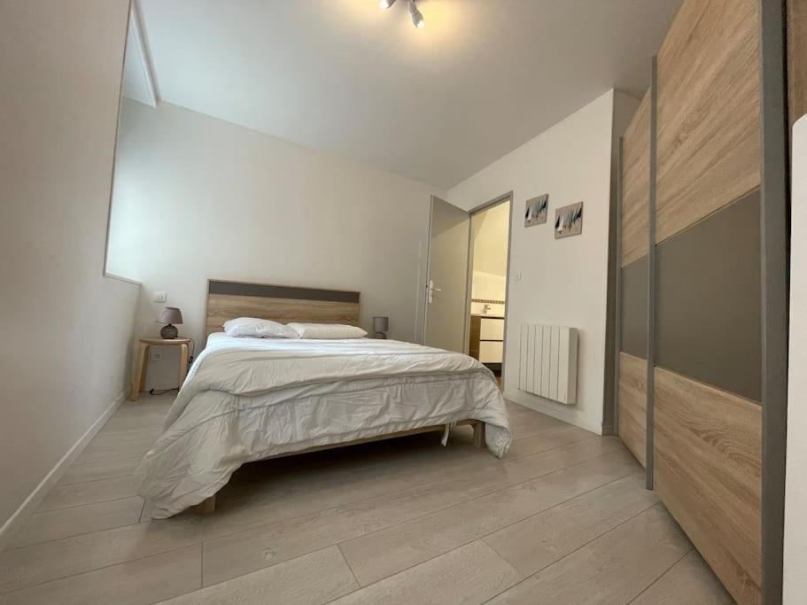 Duplex Situe Dans Le Centre De St Valery En Caux Apartment Сен-Валери-ан-Ко Екстериор снимка